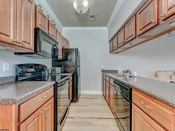 3rd image of 2813 Suncrest Vlg