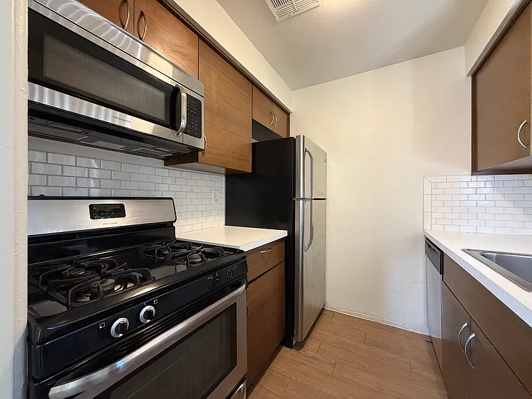 4420 N 8th Ave #3 — Photo 5