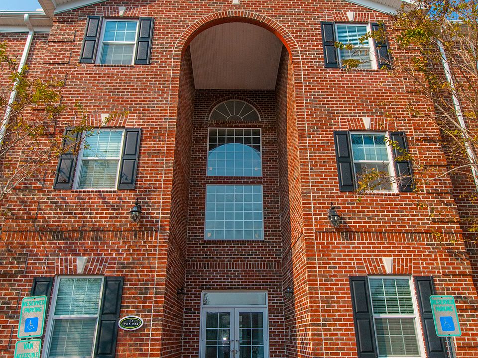 1st image of 1547 Cambridge Lakes Dr