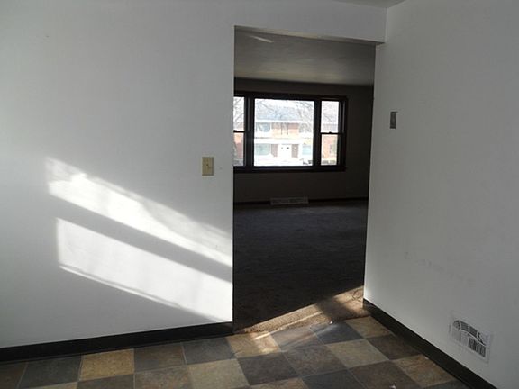 5th image of 5066-5068 N 84th St