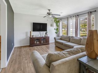 7210 Stewart Rd, Hitchcock, TX 77563