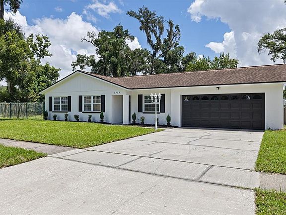 3rd image of 2928 FOREST CIRCLE