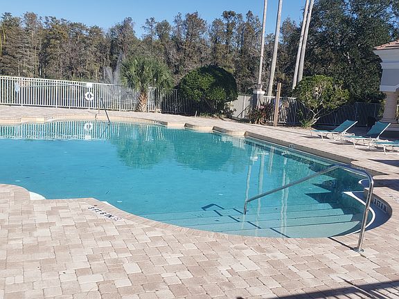 4th image of 13929 Fairway Island Dr