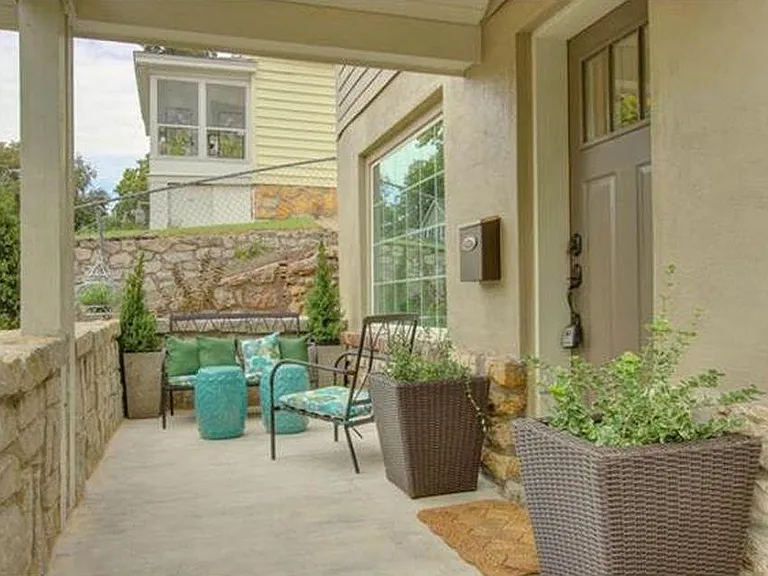 4617 Bell St — Photo 5