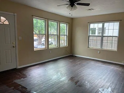 2 bed, 900 sqft, $1,000 — Photo 3