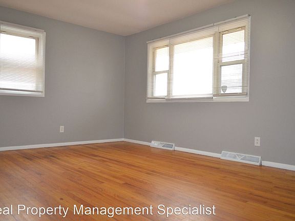 4th image of 1364 Cove Ln