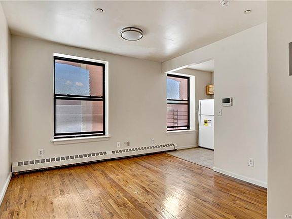 3rd image of 400 E 161st St APT 3A