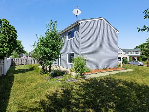 3rd image of 568 Oswego Dr