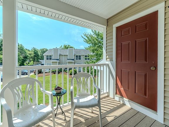 3rd image of 89 Bradford Commons Ln Unit 89