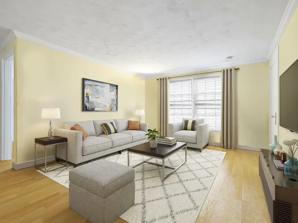621 Cummins Hwy APT D, Hyde Park, MA 02136