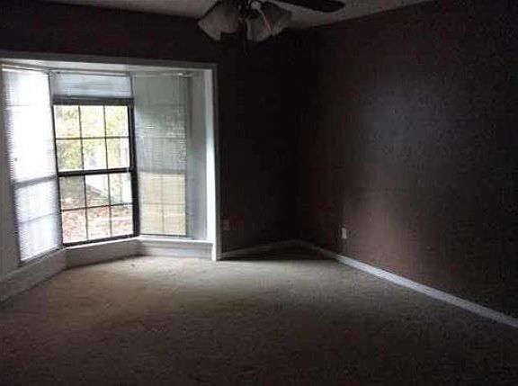 4th image of 108 York Dr #3