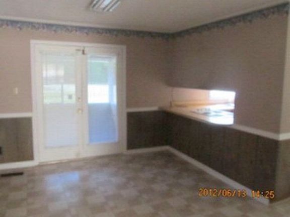 5th image of 215 Brookwood Dr