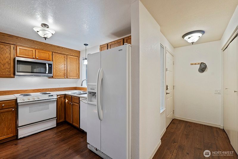 5th image of 7730 196th Street SW #10