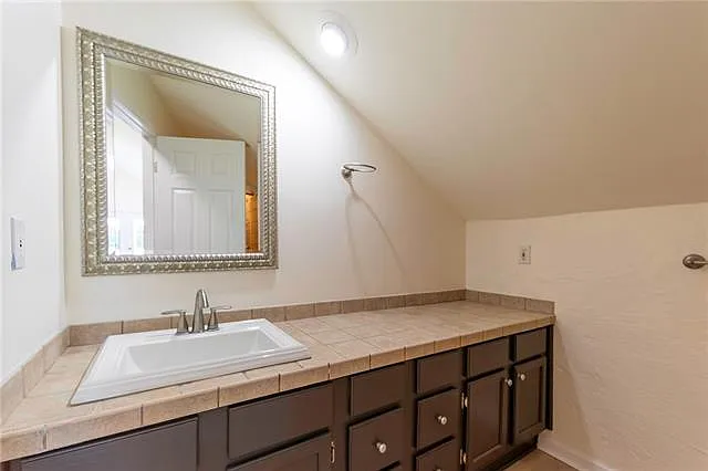 1702 Dante St #A — Photo 9
