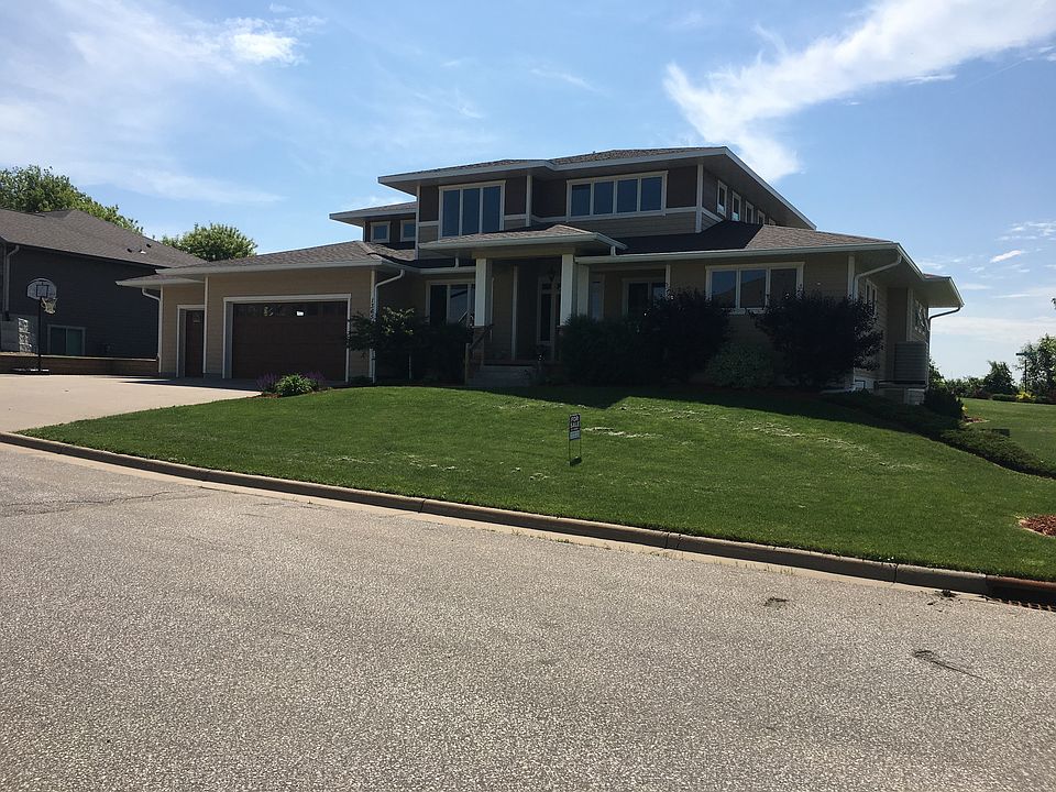 1st image of 1365 Crestview Dr