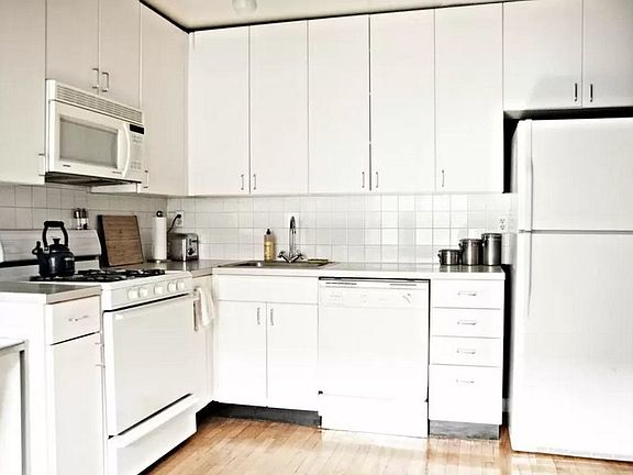 3rd image of 405 E 13th St APT 3