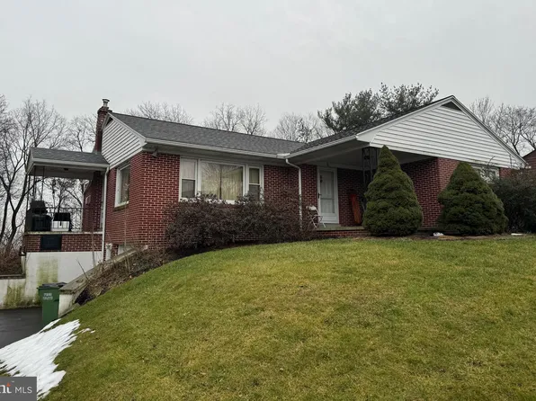 16 Arwin Dr, Hummelstown, PA 17036