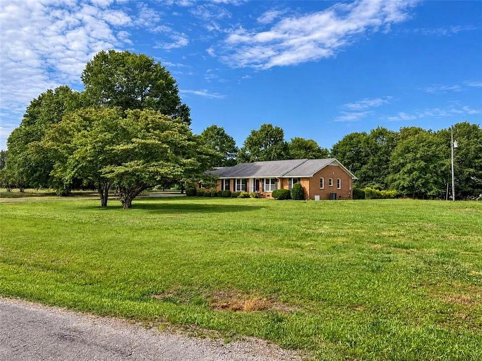 635 Crowe Rd