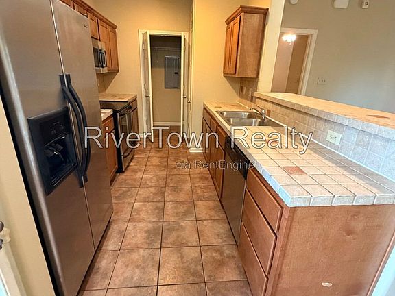 3rd image of 645 Gookin Pl #201