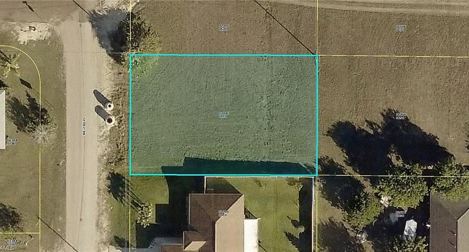 2nd image of 729 NE 7th Pl