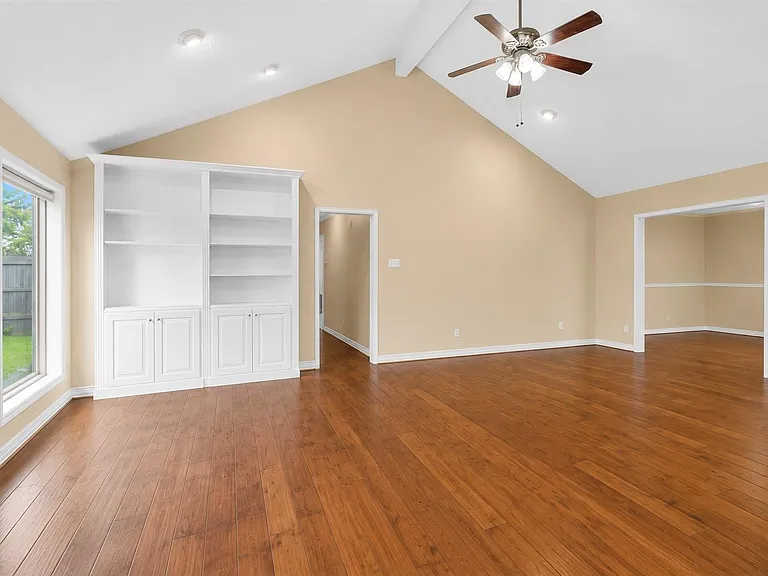 11634 Southlake Dr — Photo 9
