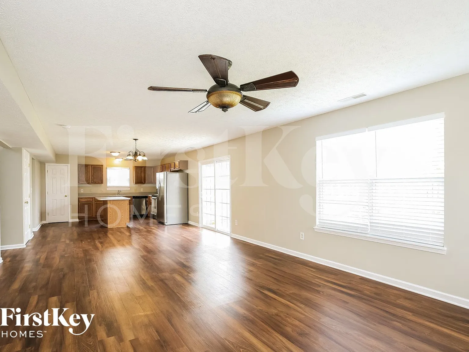 4 bed, 2.5 bath, 2270 sqft, $2,235 — Photo 3