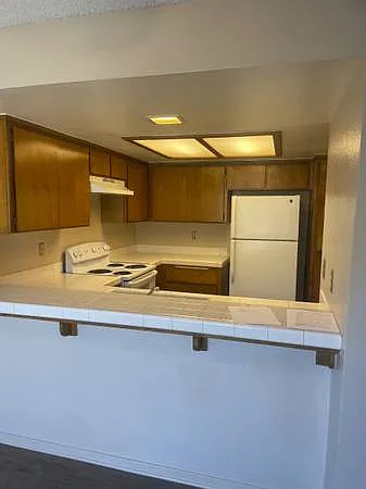 2600 Chandler Ct — Photo 4