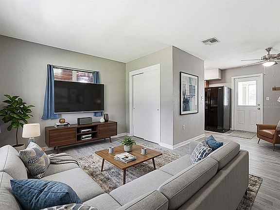 4th image of 2014 HELMS AVENUE