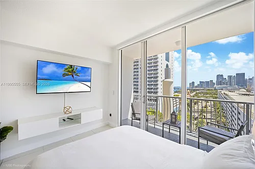 1750 N Bayshore Dr #1214 Photo 1