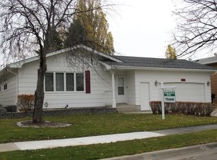 1112 29th Ave S, Grand Forks, ND 58201