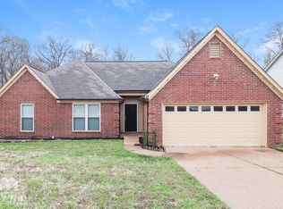 15 Rolling Oaks Dr, Oakland, TN 38060