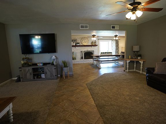 4th image of 3239 E Emerald Cir