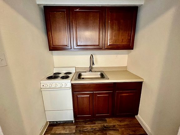 4th image of 1005 Little Bay Ave #B4