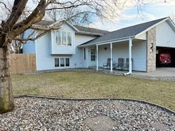 1415 Trailwood Ln SW, Faribault, MN 55021