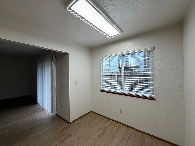 1016 Loni Dr — Photo 21