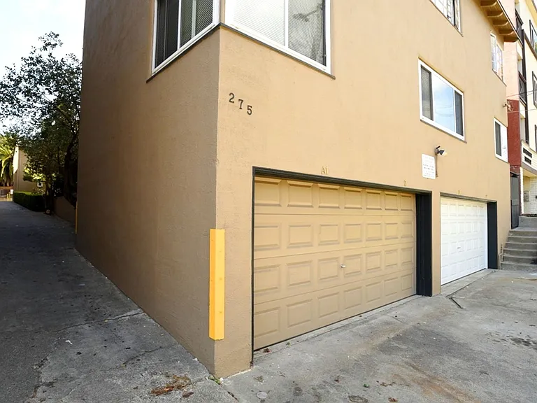 275 Macarthur Blvd — Photo 14