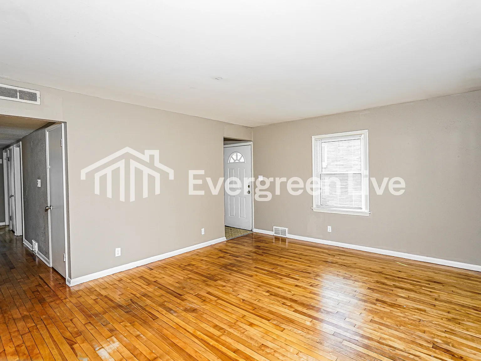 3 bed, 1.0 bath, 1056 sqft, $1,495 — Photo 4