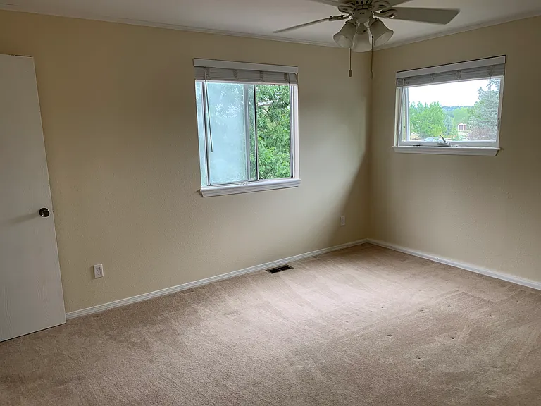 Upstairs bedroom 1