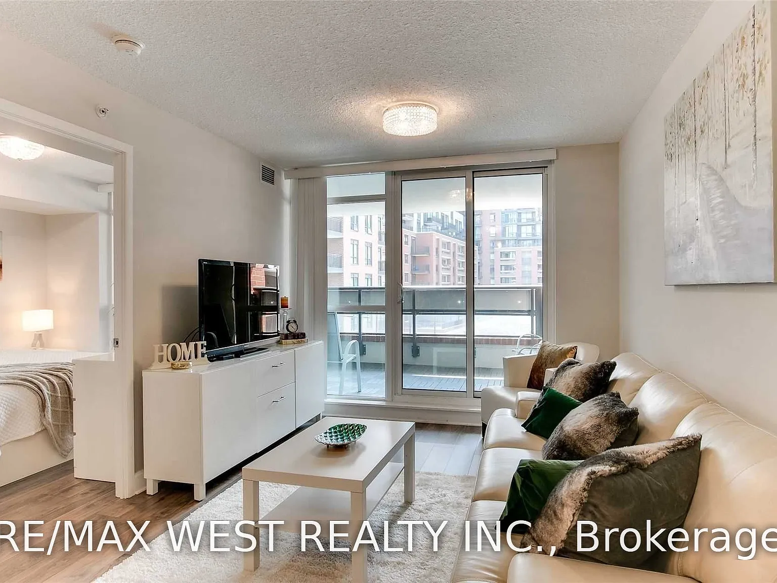 2 bed, $2,400 — Photo 4
