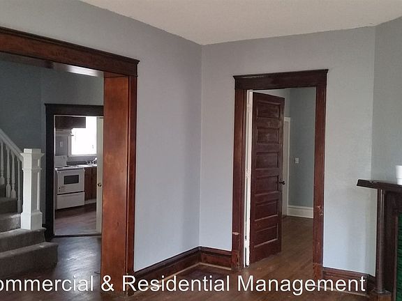5th image of 3910 Windsor Ave