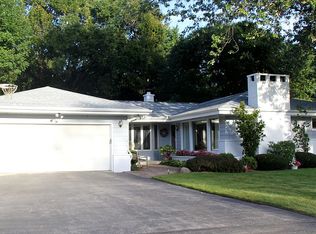 5015 Wind Point Rd, Racine, WI 53402