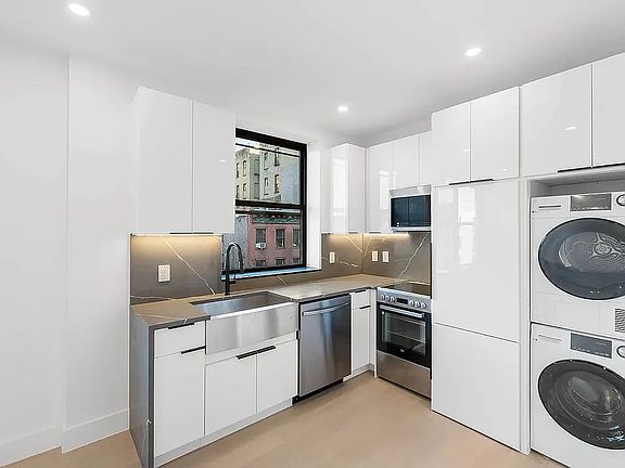 3rd image of 2118 2nd Ave #3