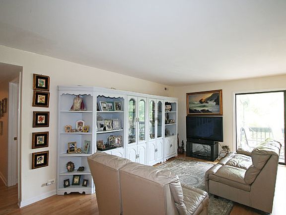 3rd image of 301 Lake Hinsdale Dr APT 308