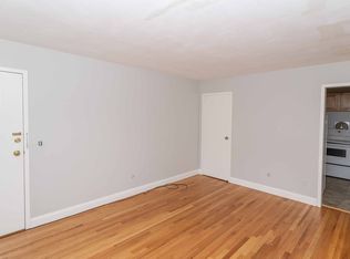 372 Park Rd #372B-B1, West Hartford, CT 06119