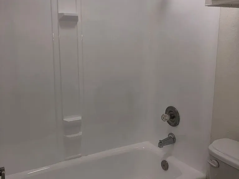 Park Granada Apartments — Photo 10