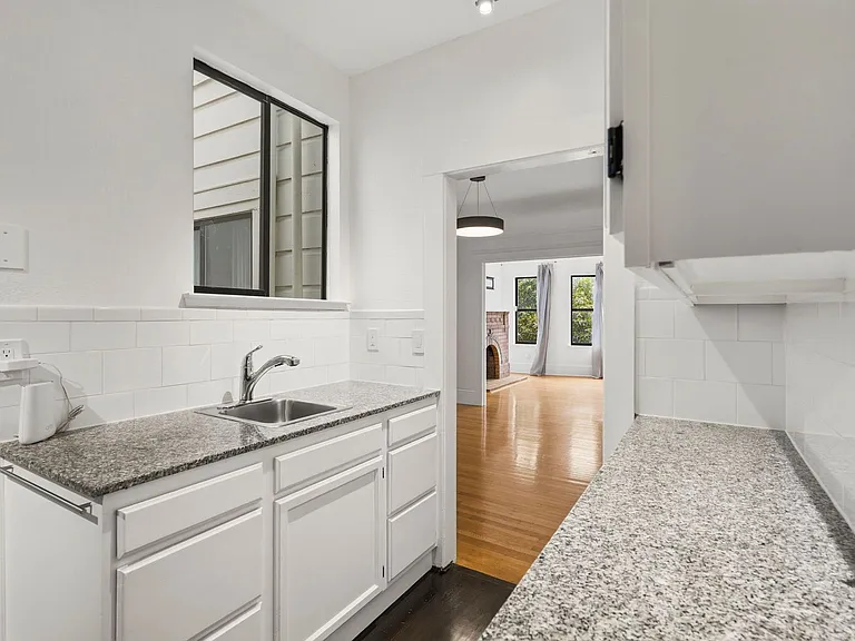 75 Lafayette St #1 — Photo 14