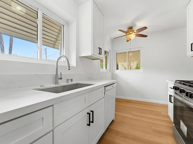 3405 Fairway Dr — Photo 2