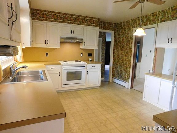 2nd image of 107 Bedford Dr