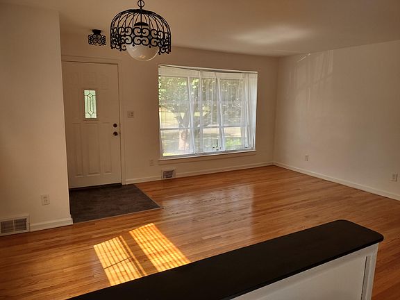4th image of 6958 Burnly St