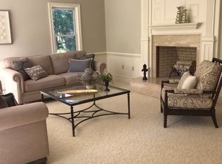 32 Bradley Ln, North Hampton, NH 03862